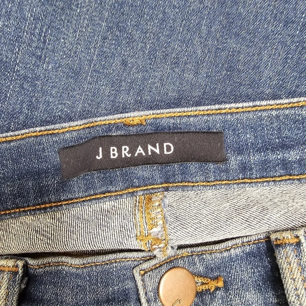 J Brand Capri Breathless destroyed distressed cuff hem size 26